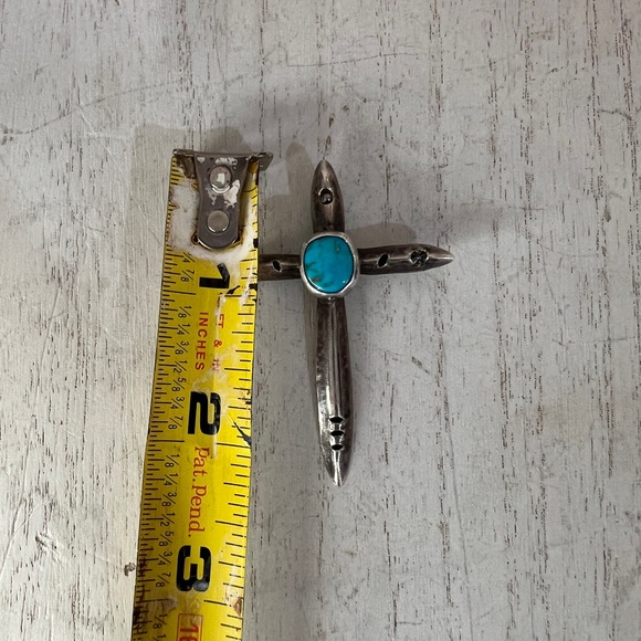 Native American Sand-cast Statement Turquoise Sterling Silver Cross Pendant - Picture 3 of 6